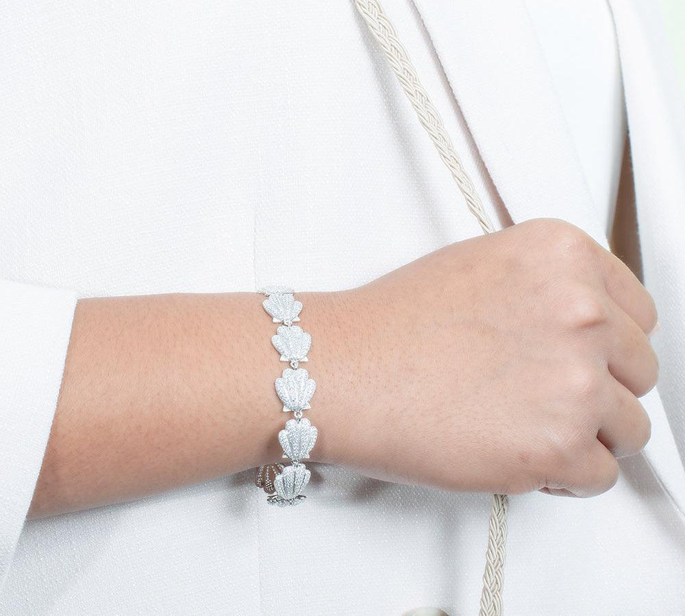 Pavé Sunrise Seashell Bracelet Bracelet Island by Koa Nani 