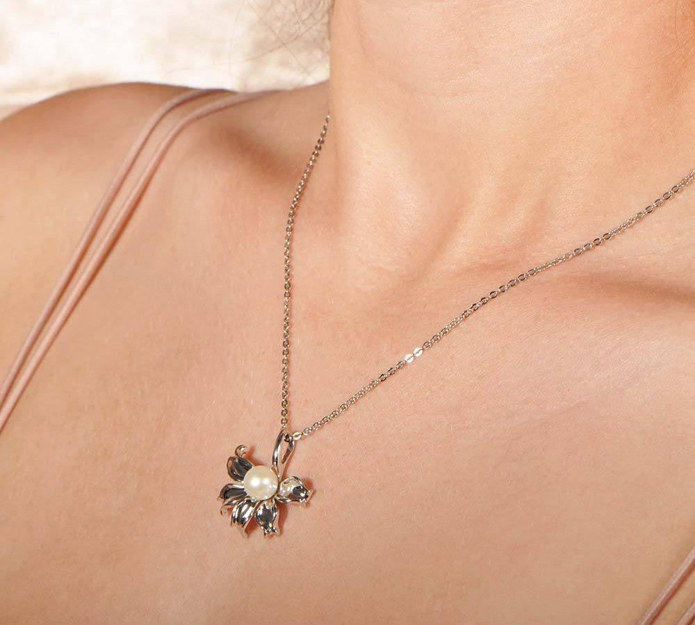 Pearl Naupaka Flower Pendant Pendant Island by Koa Nani 
